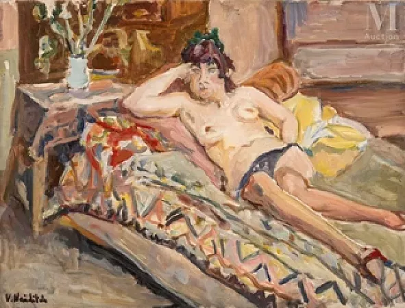 Nu au divan