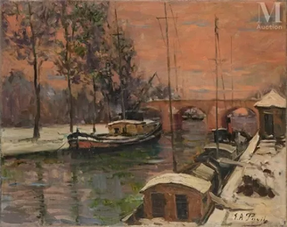 Péniches sur le fleuve en hiver