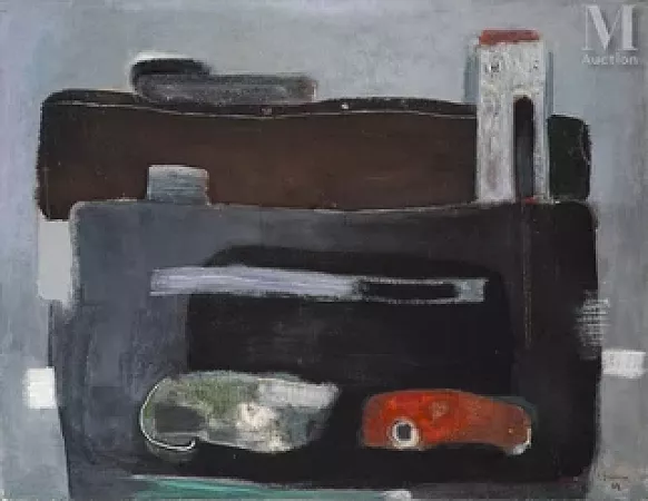 Composition sur fond bleu