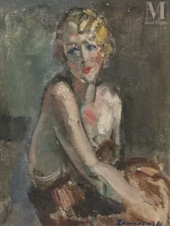 Jeune modèle aux cheveux blonds