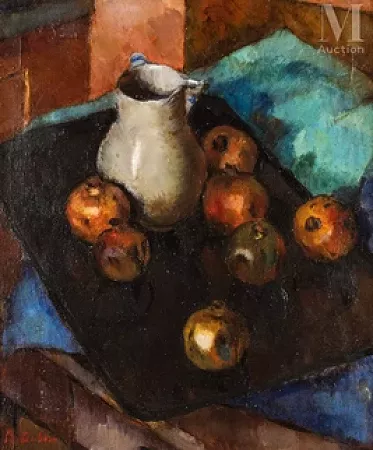 Pommes et pichets sur une table
